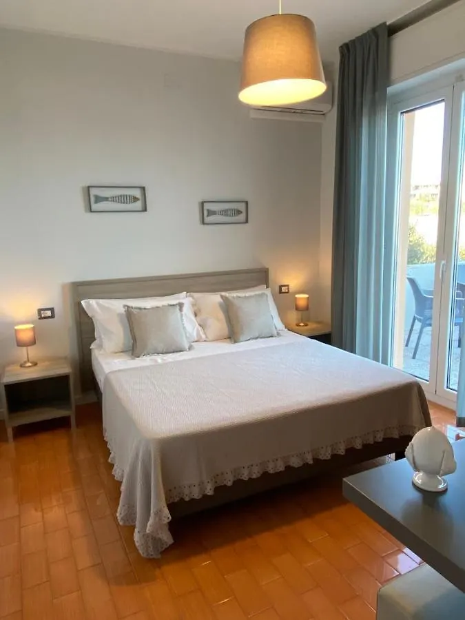 Albergo La Pescatrice Moniga del Garda 2*,